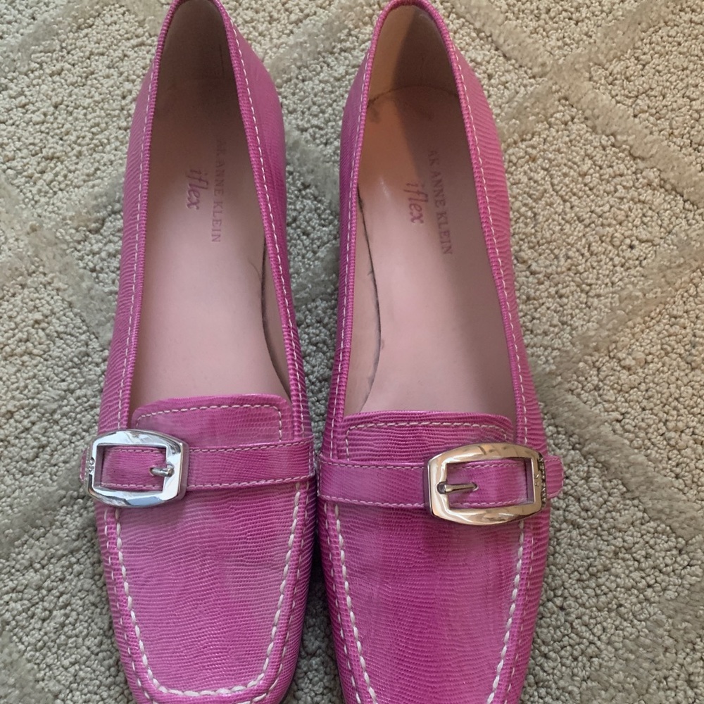 Anne Klein Flex Hot Pink Buckle Loafers Size 9